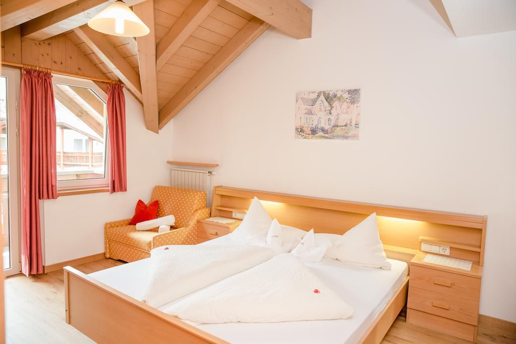 Alpine Life Hotel Anabel Cadipietra Exteriör bild