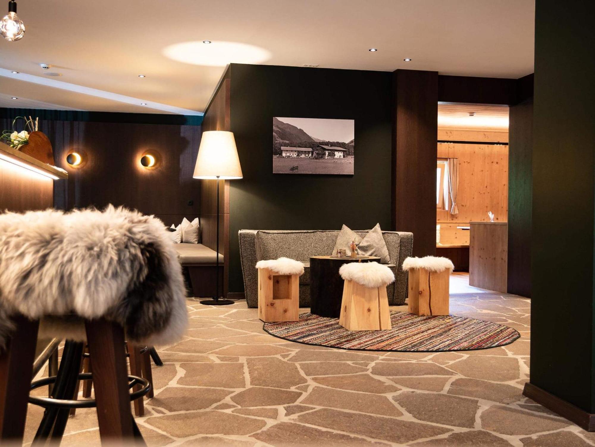 Alpine Life Hotel Anabel Cadipietra Exteriör bild