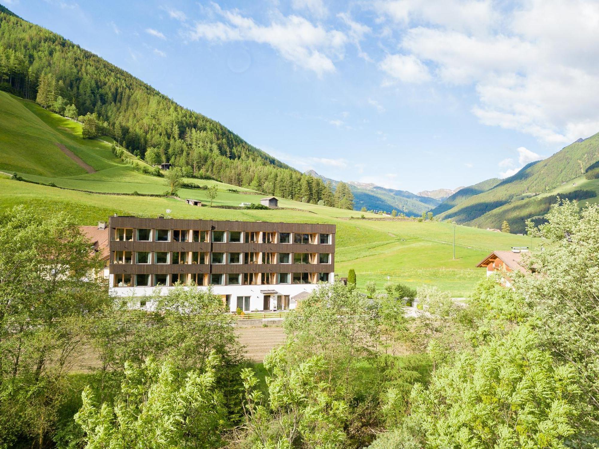 Alpine Life Hotel Anabel Cadipietra Exteriör bild